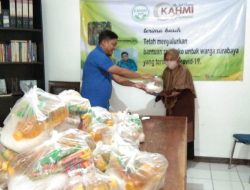 KAHMI Preneur Bagikan Sembako ke Warga Dibeberapa Kota di Jatim