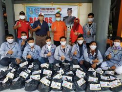 SMK N 2 Bojonegoro Bagi-Bagi 100 Peket Sembako