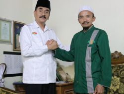 Pimpinan PONPES Al-Ishlah KH.Abdulloh Marmuzi  Kec. bandar Dukung & Restui Mbois