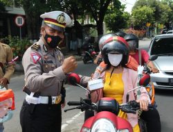 Peringati Hari Sumpah Pemuda, Sat Lantas Polres Bojonegoro Gelar Bakti Sosial