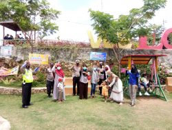 Sat Lantas Polres Tuban Sosialisasi Keselamatan Berlalu Lintas dan Himbauan Penerapan disiplin Protokol Kesehatan Di Lokasi Wisata Agro Park Klumpit