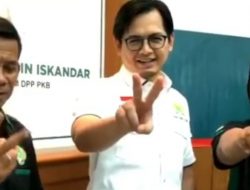 Artis Tomy Kurniawan Ajak Warga Pacitan Menangkan Mbois