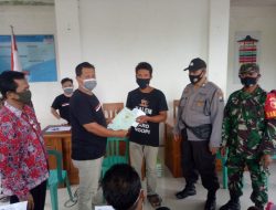 Kepala Desa Wadung Serahkan Sertifikat PTSl Secara Simbolis