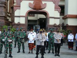 Cek Penegakan Prokes, Panglima TNI Dan Kapolri Kelilingi Dua Pasar Di Bali