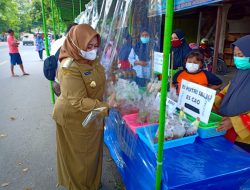 Bunda Rita Tinjau Bazar Takjil, Pastikan Prokes tetap dipatuhi.