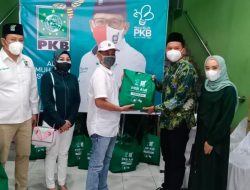DPC PKB Sidoarjo Gelar 1.000 Vaksin dan Bagi Sembako