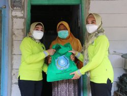 Peduli Warga Desa Terpencil, TP PKK  Bersama Dinkes Sidoarjo Promosikan Germas dan Berikan Sembako