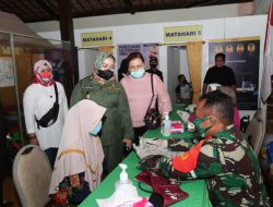 Lakukan Monitoring Vaksinasi, Wabup Lisdyarita Tinjau Beberapa Tempat