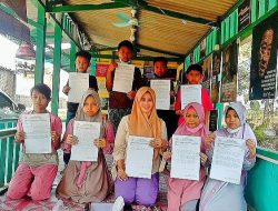 Momentum HUT RI Ke 76 , Pemilik Sanggar Literasi Bojonegoro SMART Ajak Anak-Anak Menulis Tentang Cinta Tanah air
