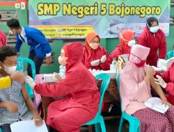 Vaksinasi Di SMP Negeri 5 Bojonegoro Sasar Sebanyak 511 Siswa