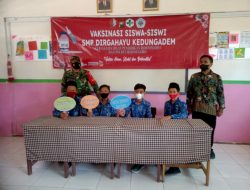 Seluruh Siswa SMP Dirgahayu Ikuti Vaksinasi