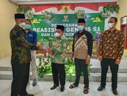 BAZNAS Kabupaten Bojonegoro Serahkan Beasiswa Genius S1 Dan Launching Buku Menyulam Asa Menggapai Cita