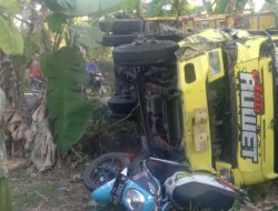 Tabrak Fuso dan Pengendara Motor, Truk Asal Tuban Terguling di Sumenep
