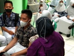 Seluruh Siswa SMPN 1 Padangan ikuti Vaksinasi Dosis Kedua