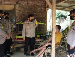 Peduli Kesehatan, Kapolres Pacitan Distribusikan Kursi Roda hingga Vaksinasi Puluhan Lansia Dipelosok Desa