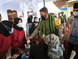 Kapolda Jatim Tinjau Vaksinasi di Ponpes Ar-Rowiyah Bangkalan