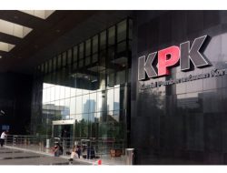 KPK Amankan Sejumlah Uang dalam OTT di Surabaya