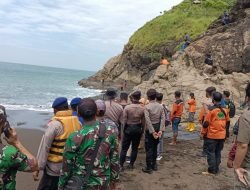 Kronologi Ritual “Maut” Pantai Payangan Jember
