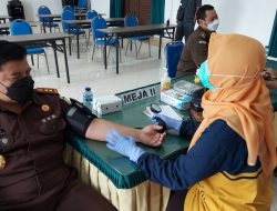 Tingkatkan Kekebalan Tubuh, Kejari Kota Probolinggo Gelar Vaksinasi Booster