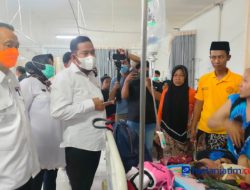 Bupati dan Sekda Kunjungi Pasien Usai Flafon Ruang Rawat Inap Ambruk