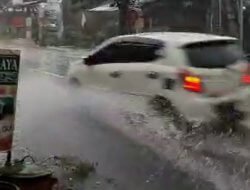 Penjelasan BMKG Penyebab Hujan Es di Surabaya