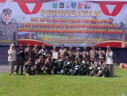 Bupati Bojonegoro Terima Penghargaan Karya Bhakti Peduli Satpol PP Tahun 2022