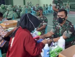 Dukung Pemkab Beri Pelayanan Kesehatan, Dandim Bojonegoro dan Anggota Ikuti Donor Darah