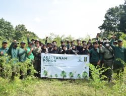 Aksi Penanaman Pohon IPM Bojonegoro Kota Bersama Perhutani