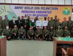 Dikukuhkan Jadi Pembina PBSI, Bupati Bojonegoro Dorong Pembentukan Klub Bulu Tangkis Tingkat Kecamatan