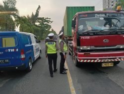 Antisipasi Kemacetan di Lamongan, Satlantas Polres Bojonegoro Lakukan Rekayasa Lalin
