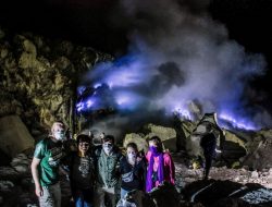 Kawah Ijen Dibuka, Wisatawan Bisa Nikmati Blue Flame