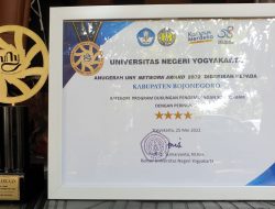 Pemkab Bojonegoro Terima Penghargaan dari UNY di Bidang Pengembangan SDM Terbaik