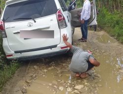 Jalan Poros Desa di Arjasa Rusak Parah, Warga Minta Pemkab Turun Tangan