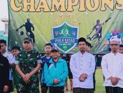 Kakankemenag Tuban dan Komandan Kodim 811 Tuban Serahkan Piala Liga Santri