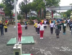 Semarakkan Momentum HUT RI Ke 77 ,Camat Soko Beserta Staf ikuti Senam Sehat hingga Lomba Antar pegawai