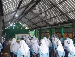 Kukuhkan Pengurus PMR Unit Madya SMPN 1 Kapas, Inilah Harapan Kepsek