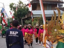 Bersama Pengurus BKP Kecamatan Tambakrejo, Kapolsek Pimpin Pengamanan Karnaval