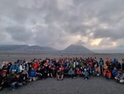 Gunung Bromo Wisata Ikonik dengan Suku Tenggernya