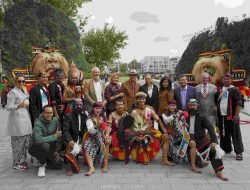 Penonton Reog Ponorogo di Belgia Terkesan Dengan Kekuatan Pembarong