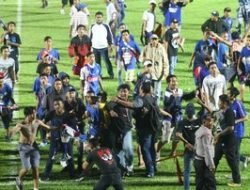 Ngeri! Arema vs Persebaya Makan Korban, 127 Tewas Akibat Rusuh di Kanjuruhan