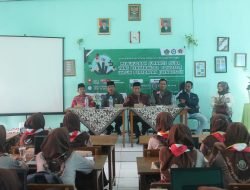 Diklat Jurnalistik bersama PWI dan Workshop Penulisan Soal AKM di MAN 2 Tuban
