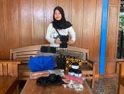 Nia Sari, Penyandang Disabilitas Tekun Bikin Tas Rajut Kini Banjir Pesanan