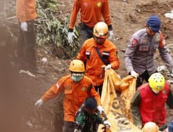 Terjun ke Lokasi Gempa Cianjur, LMI Bantu Evakuasi Jenazah