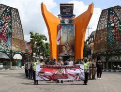 Hari Pahlawan, Satlantas Polres Sumenep Hentikan Pengendara Ajak Hormat Bendera