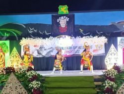 Melalui Topeng Dalang, Satpol PP Sumenep Ajak Brantas Rokok Ilegal