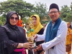 Upacara HAB ke-77 ASN Kemenag Tuban Pakai Baju Adat