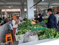 Penuh Semangat, Pedagang Pasar Wisata Bojonegoro Mulai Berjualan