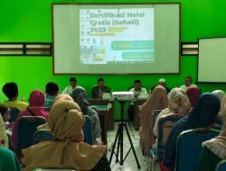 Kakankemenag Tuban Sosialisasi Sertifikasi Halal Gratis bagi Puluhan Pedagang Car Free Day