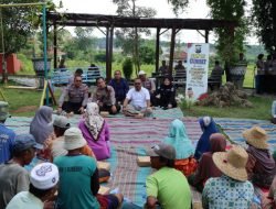 Pemulung Curhati Kapolres Sumenep; Ngaku Tak Pernah dapat Bansos dan Pelayanan Kesehatan Gratis