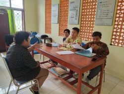 Panwascam Soko laksanakan Tes Wawancara Calon Pengawas Desa